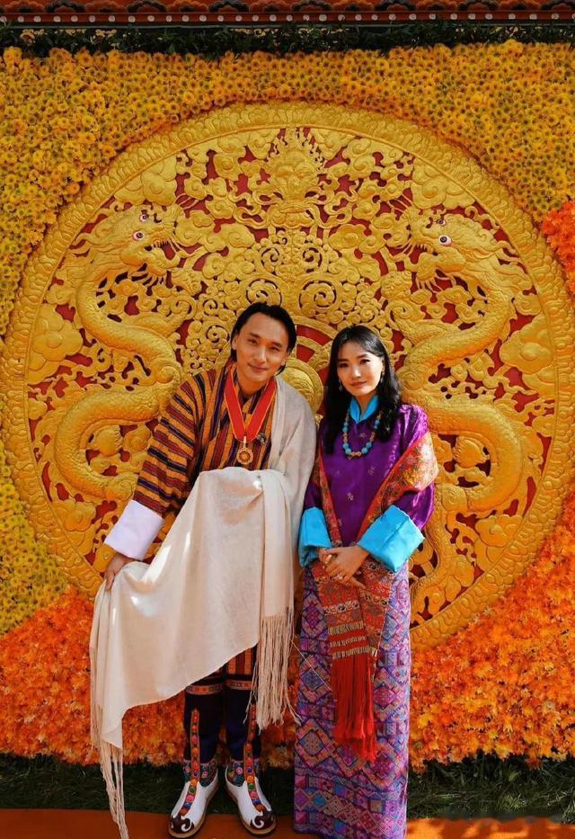 |不丹国庆,王子公主纷纷现身,美女含量很高,王子们颜值不尽如意