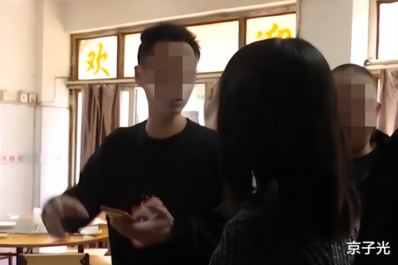 甘肃男子接手店铺后发现系楼道,退还遭拒:钥匙都收了,反悔没门