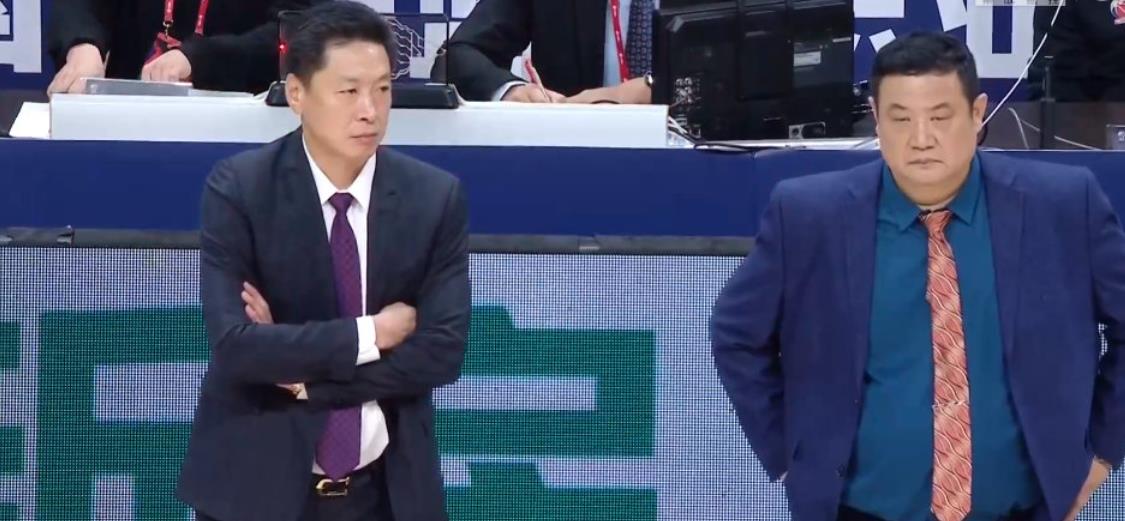 徐长锁|山东惨败上海！三名悍将被吐槽，徐长锁质疑裁判，辽宁球迷有话说