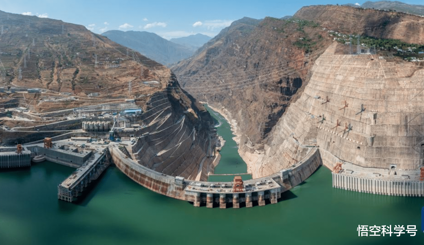 白鹤滩水电站:独有350吨水电巨无霸, 发电量却没有三峡大坝大?