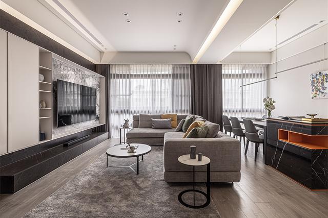 她家的户型改造真的绝:130㎡,轻松拥有“大横厅”和超多储物设计