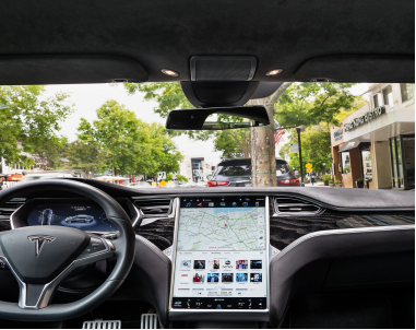 特斯拉|新能源汽车哪家的语音智能最好？特斯拉说：你们玩别带我！