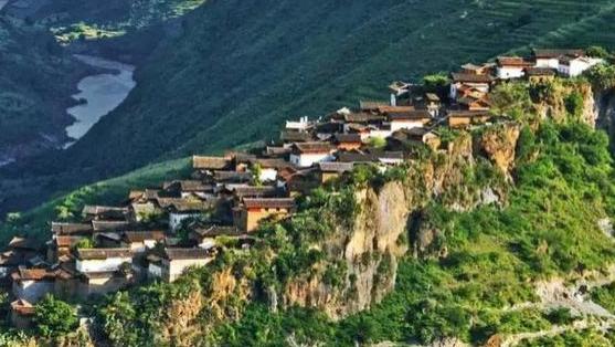 转山|中国这五个古村，建于悬崖之上，风景美到令人震撼，你知道几个？