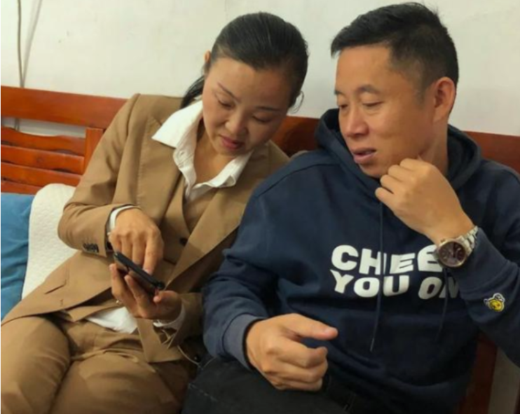 直播带货|孙卓父母直播带货，被质疑“蹭热度”，得知原因后不禁湿了眼眶