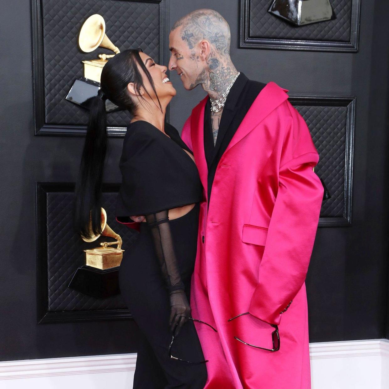 卡戴珊家族|卡戴珊家族大姐结婚！姐妹齐上阵