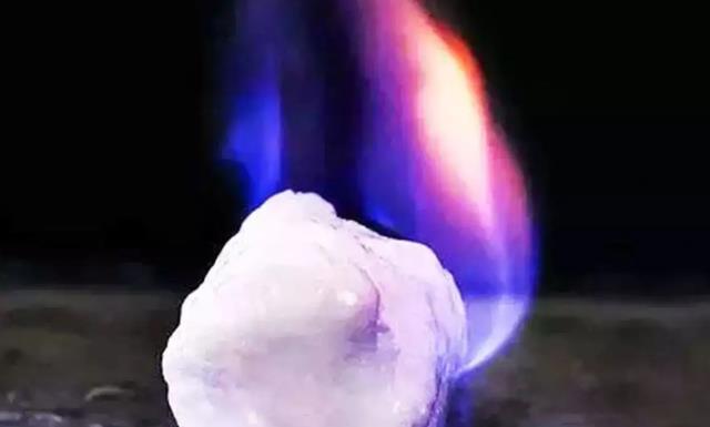 二氧化碳变汽油重大突破!效率大大提高,地球变暖要暂停了?