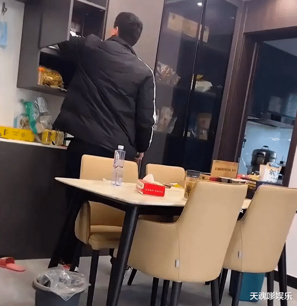 陈亚男|朱小伟现身陈亚男婚房,如今被新女友“鸠占鹊巢”,前任发文痛斥