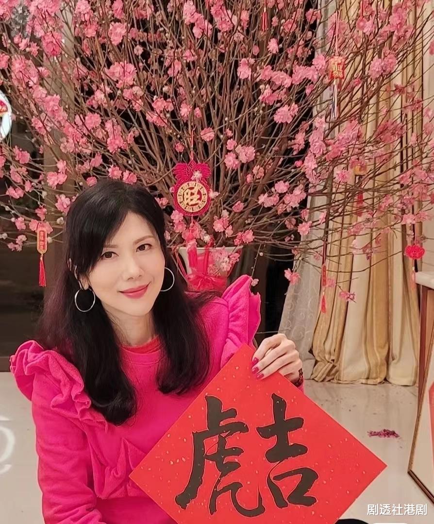 朱洁仪|富贵!55岁前港姐晒千尺豪宅超气派,退圈经商多年至今仍未婚未育