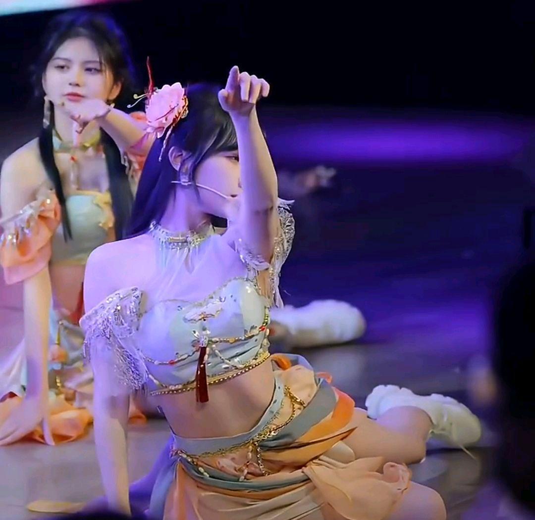 热舞|女团着古装热舞堪比仙女下凡,网友:明明可以靠颜值偏偏靠实力
