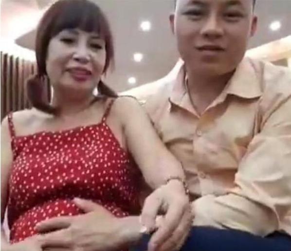 62岁大妈爱26岁小伙,婚后一星期就怀孕,网友:果然爱情不分年龄