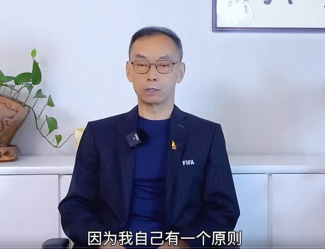 许敏|何教授再次被推上热搜,许敏:关键证据被忽略,依然存在众多疑点
