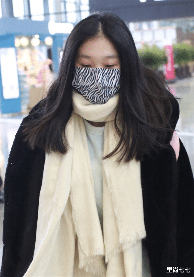 马伊琍|爱马太像文章了!首晒正脸成熟打扮比马伊琍前卫,淡颜撑不起浓妆