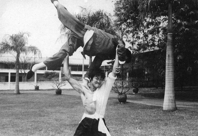 李小龙|身为李小龙的秘密情人,丁佩这些年承受的东西,超乎你的想象