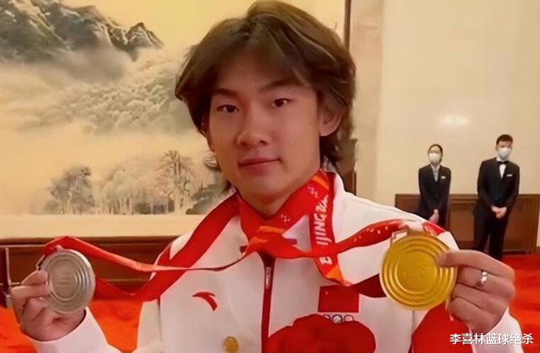 韩聪|韩聪狂收金牌拍照：注意下发型！谷爱凌人气最高，苏翊鸣发言超棒