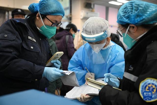 连花清瘟|阳康后出现“脑雾”症状？专家：尚未明确有因果关系，大部分症状都会逐步缓解