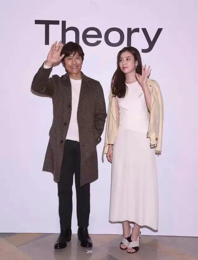 韩孝周|官二代出身的韩孝周,曾因李秉宪声名狼藉后被弟弟牵连 借李钟硕翻身