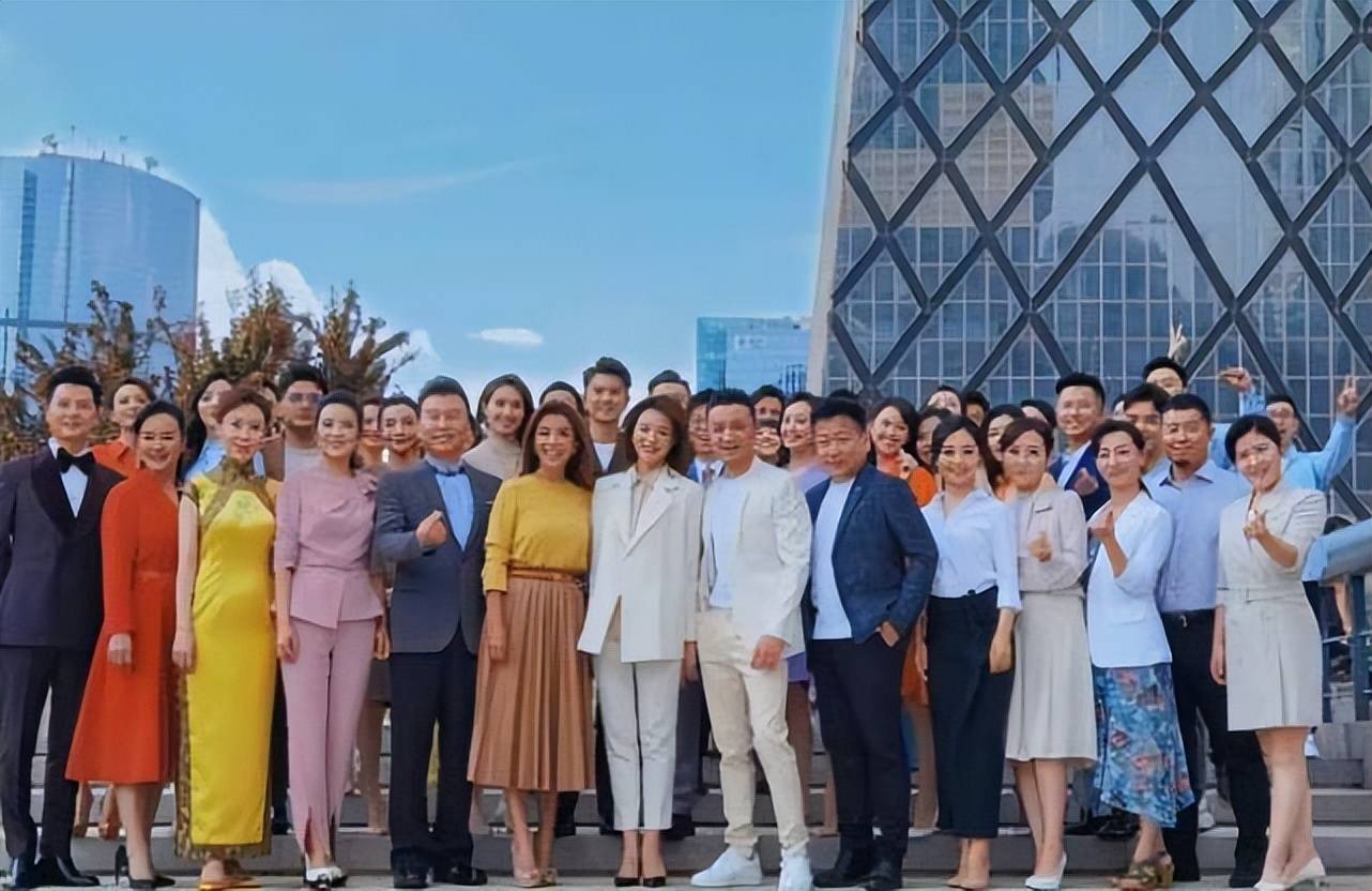 央视|央视公布主持人最新名单!董卿李思思未离职,朱迅成新一姐