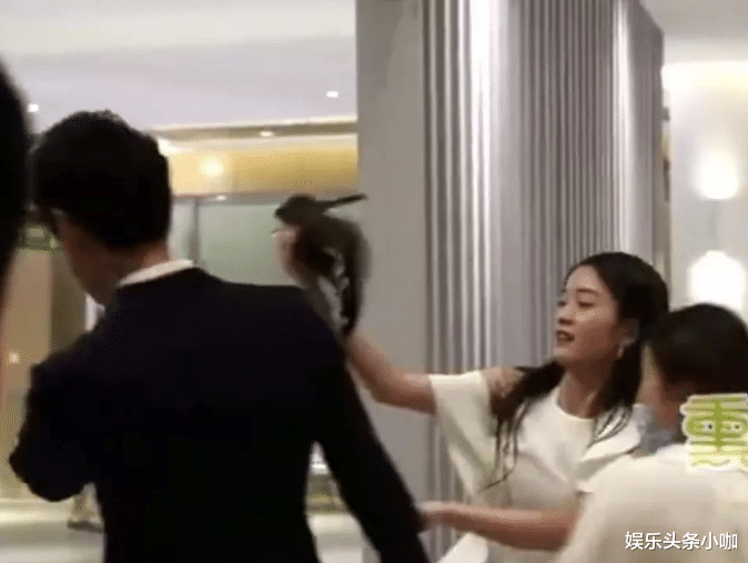 秦俊杰|分手这么多年了，他竟然还蹭前女友热度上位？！