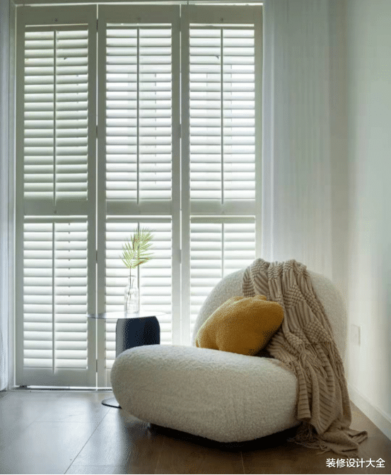 118㎡的三居室,空间色彩明丽,玄关设计太提升颜值了!