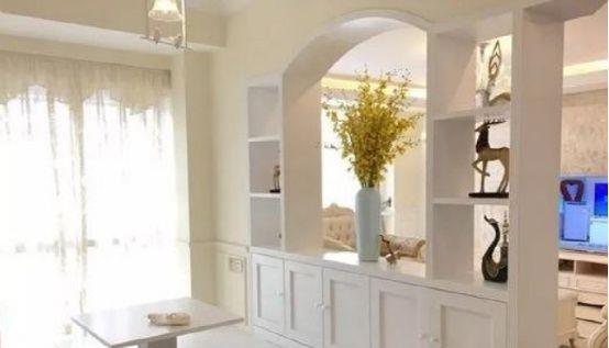 63㎡简欧婚房装修,客厅隔出一间榻榻米书房,独单变两居!