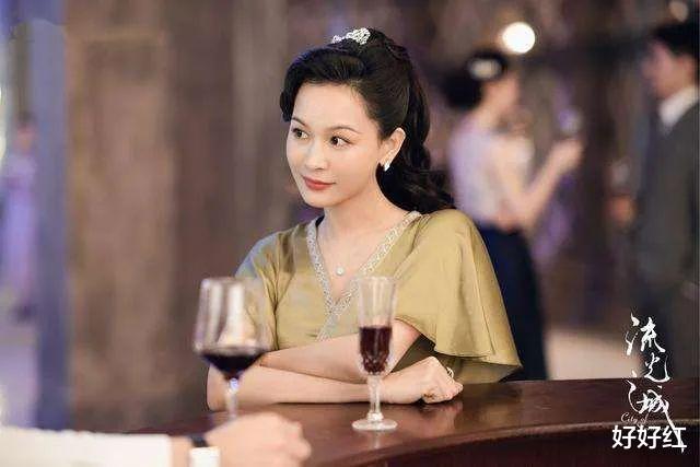 景甜|景甜多次拒绝富二代“求爱”，背后隐情曝光：原来，这才是你的真面目!