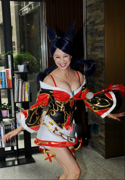 明星|4位没文化的女明星的第一份工作：2位曾是服务员，她曾是酒吧舞女