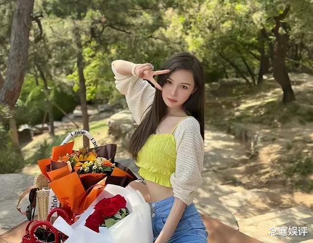 汪小菲|汪小菲复原删除同款野餐照后，张颖颖立即发文回应，再度辟谣恋情