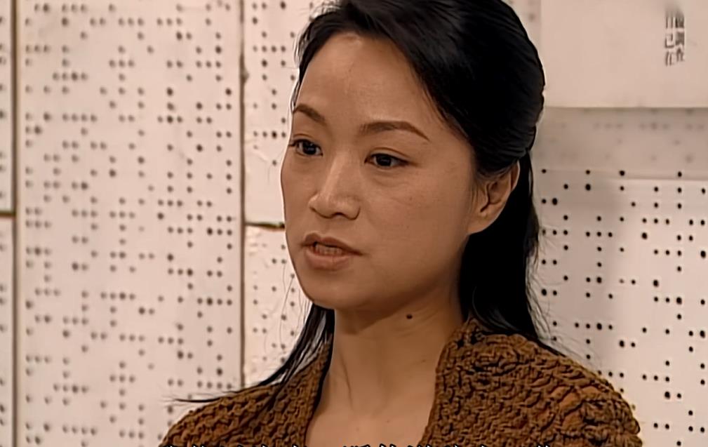 阿金|《古灵精探》玫瑰杀人，牵出十几年前的爱恨情仇