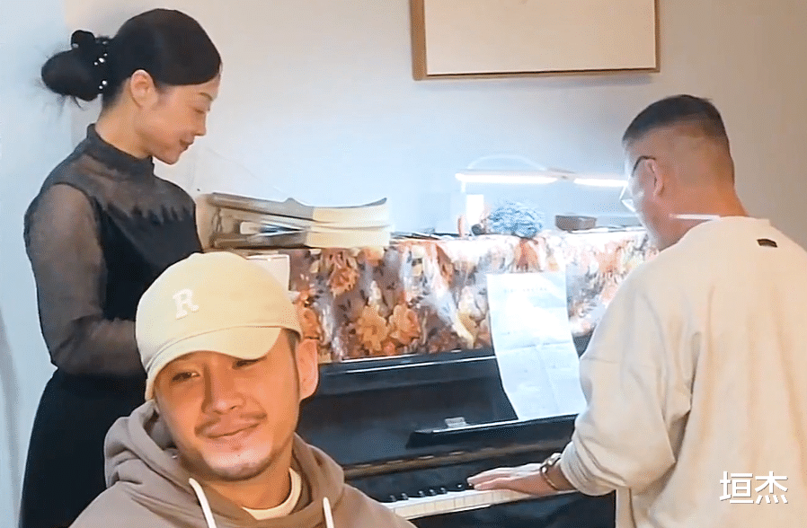 周云|云吞他爹被有才爸妈花式催婚走红，吸粉750万的他，是啥来头？