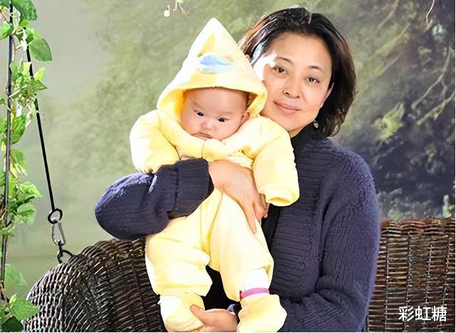 孙越|有一种母爱叫倪萍，为子求医十年，儿子痊愈后，她却倒下了