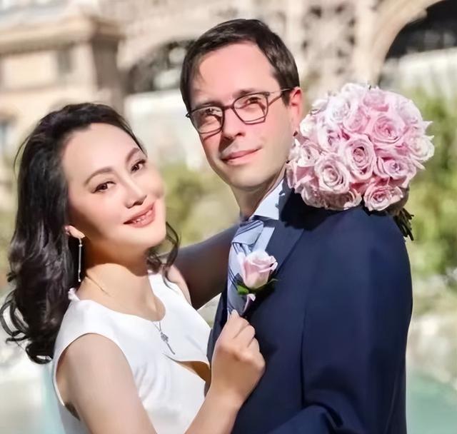 豪宅|6位移居国外的明星，开豪车住豪宅，国内赚钱国外花