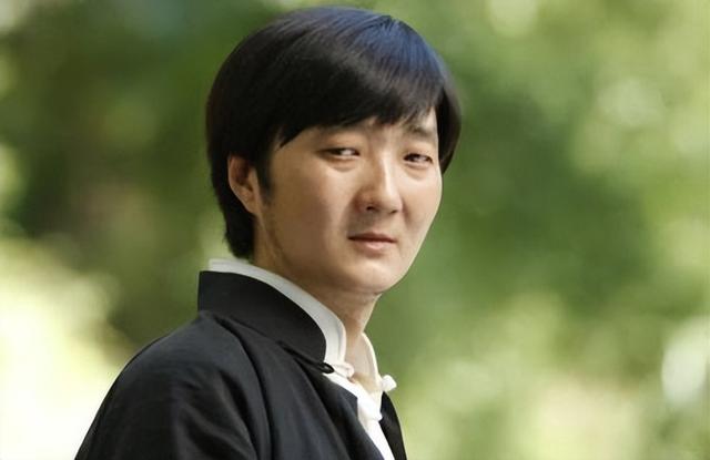 王大治|长得丑玩得花,六任女友美如画,王大治上演真实版的“丑男无敌”