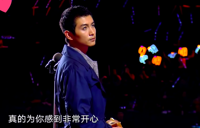 欧阳娜娜|不过亲了个嘴，就得离婚了？