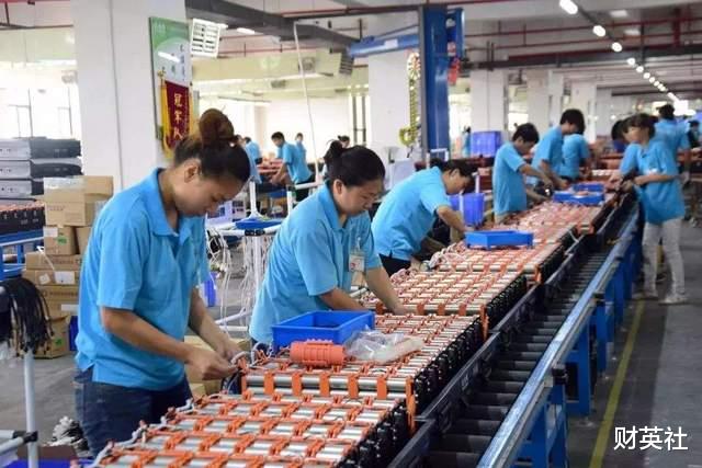 工人|港媒:中国年轻人不愿进工厂,制造商很着急,是谁赶走了打工人?