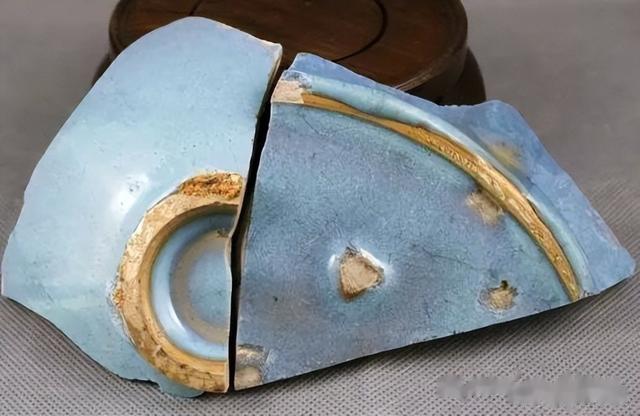 翡翠|贾宝国一真一假说瓷器(X143-仿钧窑带斑茶托)