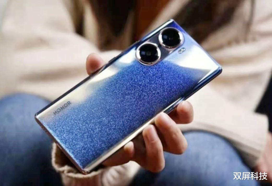 华为荣耀|超曲面屏+1亿像素+4800mAh,跌至2499元,荣耀旗舰是否值得?