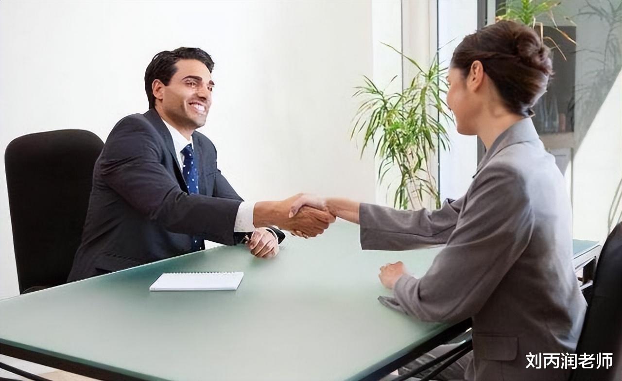 设计师|简历存在水分,怕被背景调查?那面试官是怎么进行背景调查的?