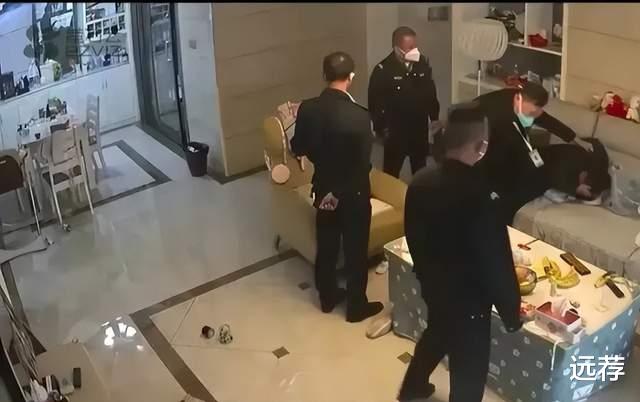 浏阳打人街道主任被开除公职!网传在KTV搂抱女子属实!