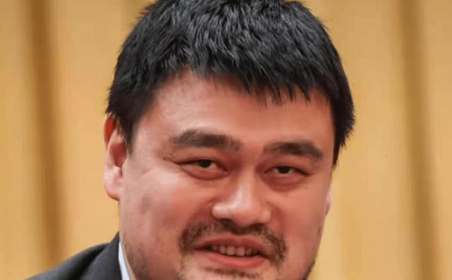 篮球|篮球王子变成邋遢“流浪汉”，他的不修边幅却赢来网友们的称赞