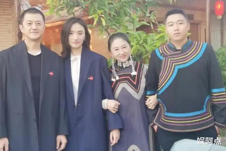 李亚鹏|李亚鹏新婚后心情大好，亲力亲为帮孩子洗尿布！价值10亿庭院曝光