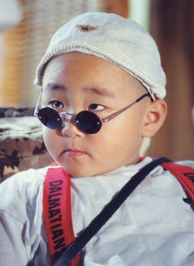 郝劭文|32岁童星郝劭文官宣求婚成功，晒两人接吻照，幸福感慨：我有家了