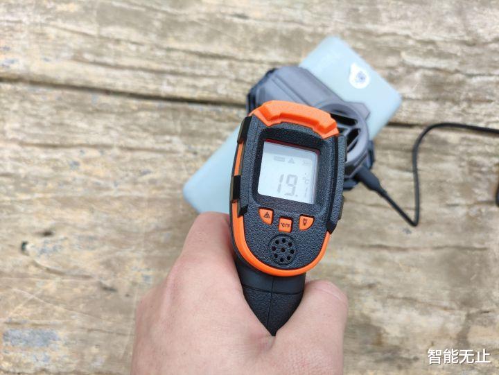 |手机发热“克星”，红魔涡轮散热背夹带来极致散热、沉浸游戏体验