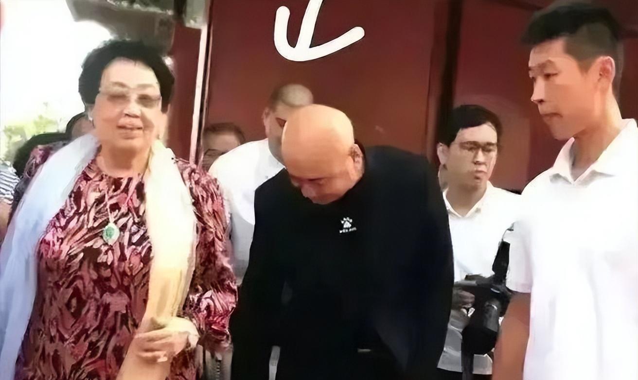 迟重瑞|网爆陈丽华遗书承诺:500亿财产儿女每人100亿,余下归老公迟重瑞