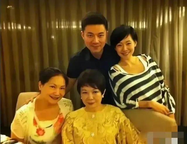 徐童|大S亲手打脸狗仔葛斯齐,否认怀孕