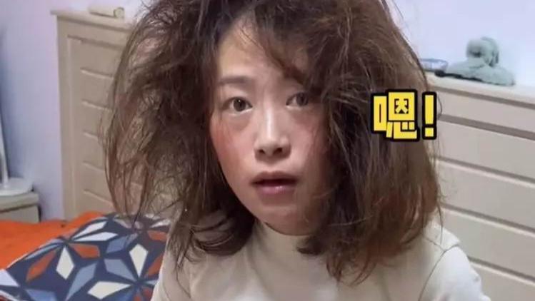 妻子发烧难受卧床不起，吃下一大盆麻辣烫，丈夫：一口都不给我留