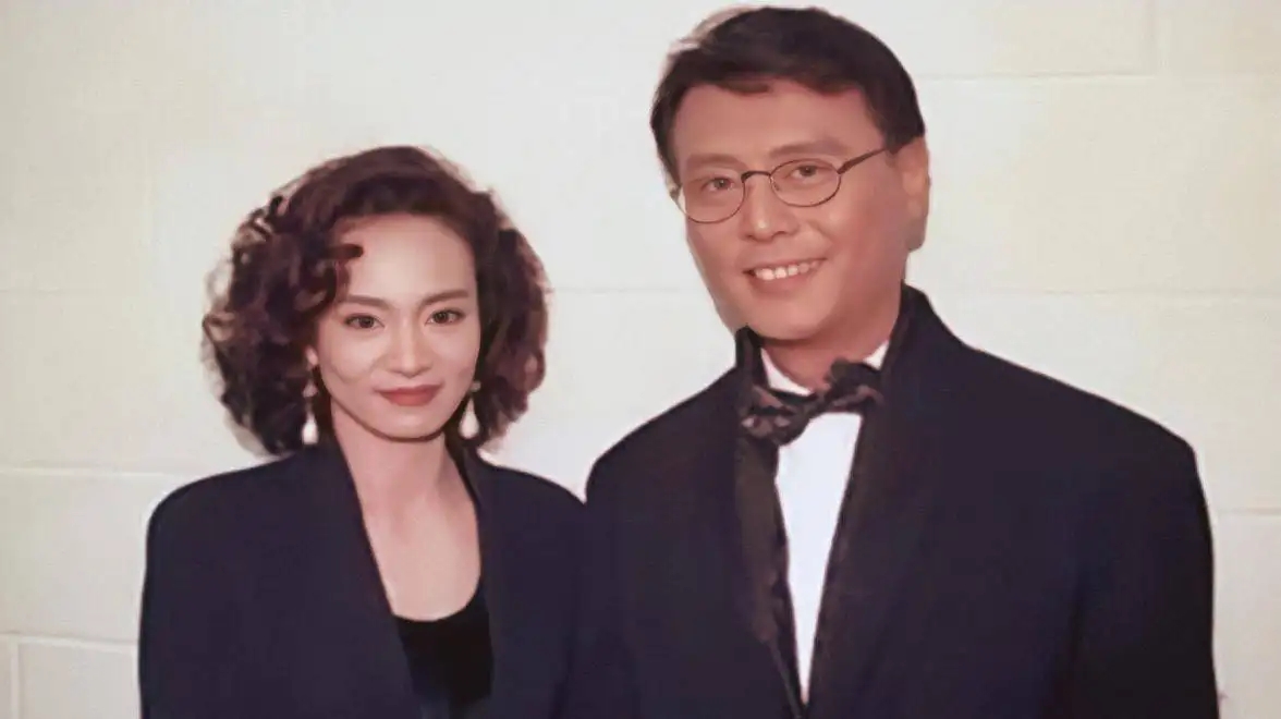 琼瑶|男人心海底针！6位貌美如花的琼女郎，都败给颜值不如自己的野花