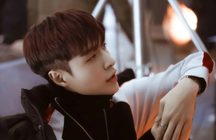 李沁|张艺兴是清醒的，做的每一个决定，他自己的处境他比谁清醒