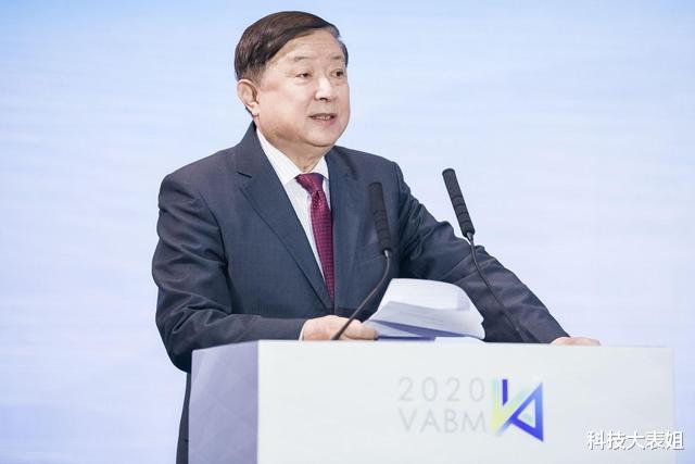 华为鸿蒙系统|关于鸿蒙系统，华为做出“无情”决定，外媒：美巨头只能接受现实