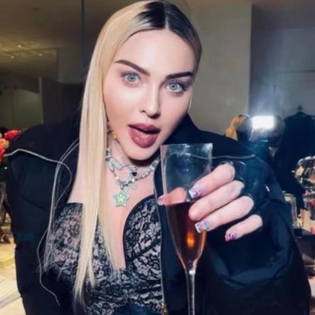 麦当娜|现实中的麦当娜和照片判若两人,网友:整得太过了,自然衰老更好