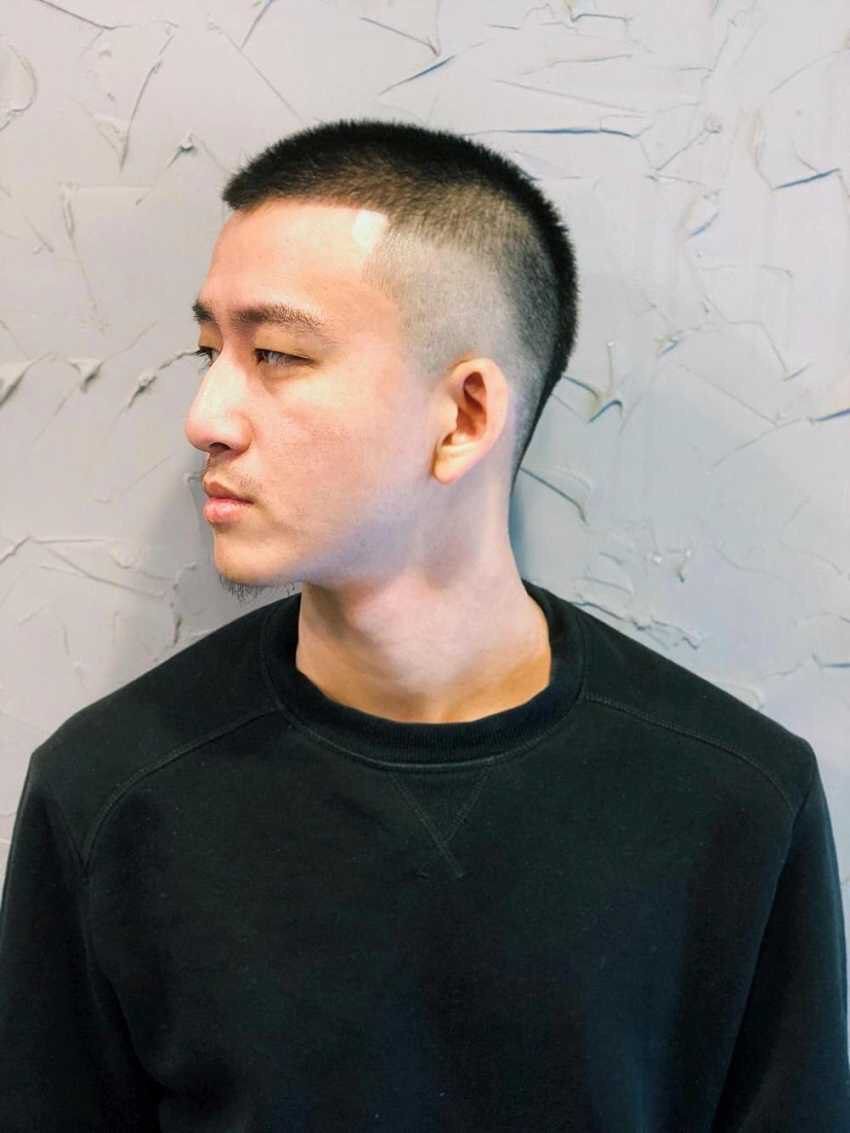 短发 建议中年男人：少留这3种“痞气发型”，油腻土气，长得帅也白搭